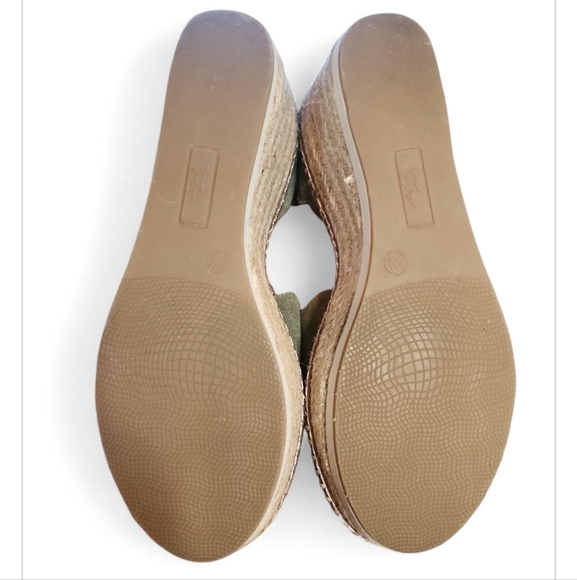 Crown Vintage Daffodil Espadrille Wedge Sandals Olive Green Suede Shoes size 8M - Picture 14 of 14